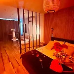 Cocon Detente Pour 2 Avec Hammam Et Jacuzzi Prive شقة